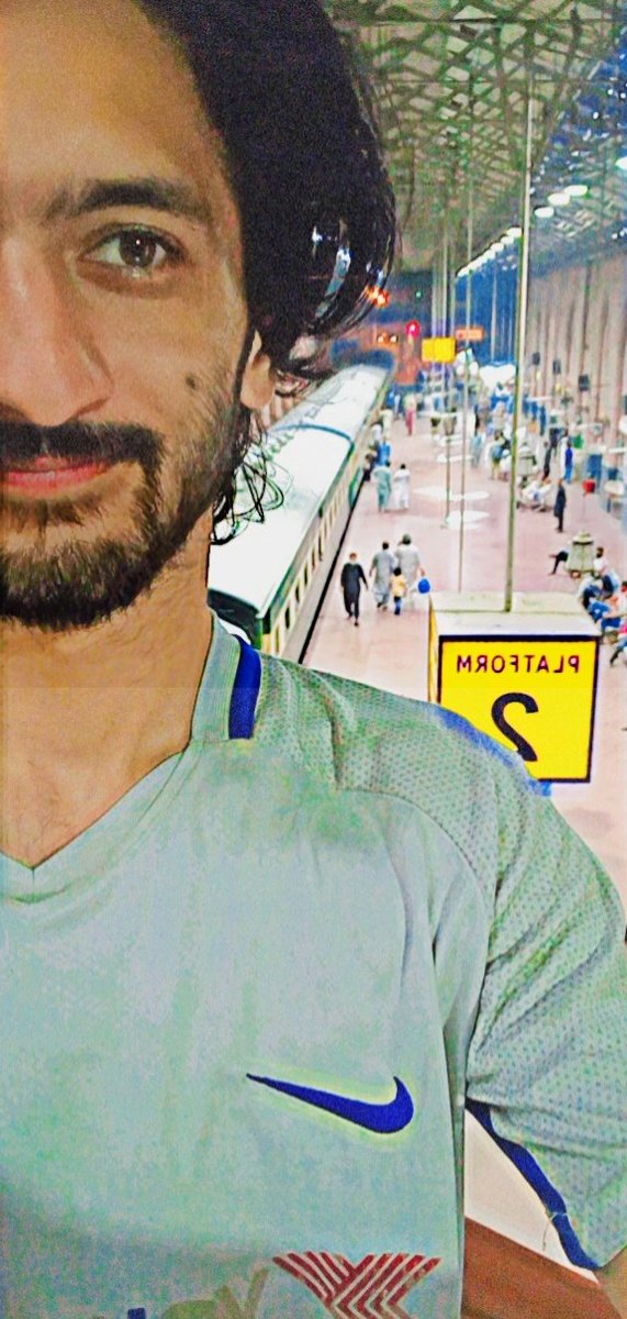 LeKhizarAhmad's tweet photo. Milton, 17th century great English poet, mentions Lahore in Paradise Last. He counts Lahore among those seven cities Adam saw from the hill of paradise.

#lahore #lahorejunction #lahoregram #literature #art #architecture #history #DawnNews #photography https://t.co/nQqWlzqXpa