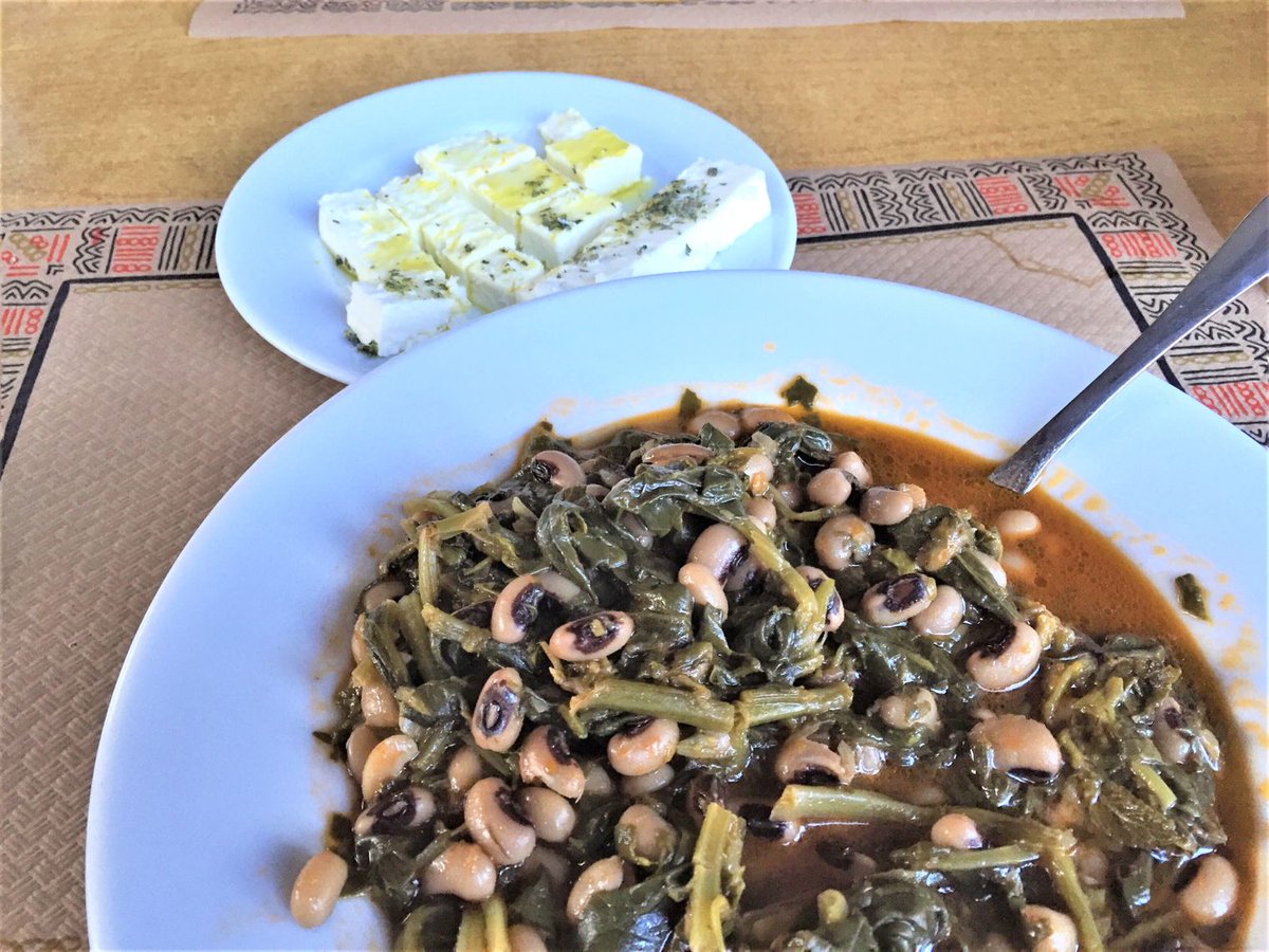 oliveoilcom's tweet photo. A bit of Greek philosophy: Use #oliveoil on EVERYTHING! Read our latest article to get everyday olive oil #cooking and usage tips straight from the Greeks themselves. Read more: https://t.co/hUw4LgsLKj https://t.co/oii0jCLTgv
