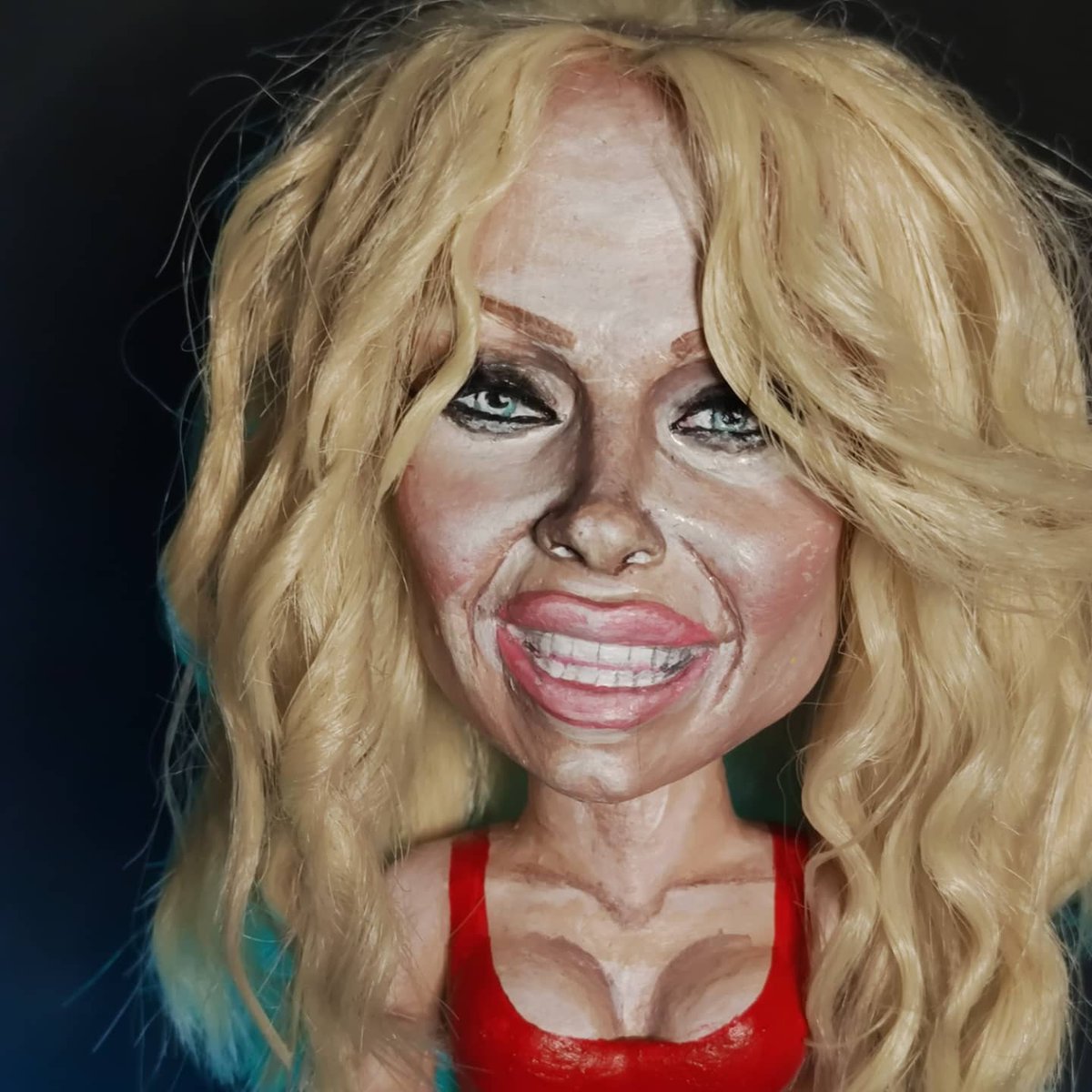 ElMuseoDeLaFama's tweet photo. El Museo de la Fama es actualidad pero también nostalgia 😍
NUEVA figura dedicada a la actriz canadiense Pamela Anderson. Inspirado en su incónico personaje para la serie "Baywatch",  C.J. Parker 

¿Qué mítico personaje de serie crees que deberiamos sumar a nuestra colección?🤔 https://t.co/zE1nAZaq6M