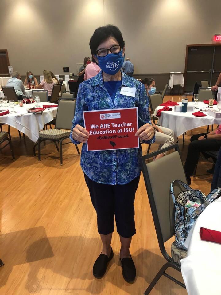 Teacheredcente1's tweet photo. More #EdBird faculty and staff getting ready for the new year! We were joined by State Representatives, district partners, and University Administrators, too! @educationISU @IllinoisStateU @BusinessISU @ISU_SED @TCH_ISU @ISUFCS https://t.co/hhuNDV1lsE