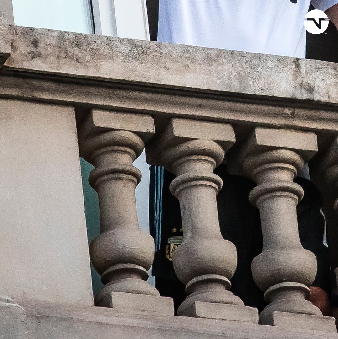 TNTSportsAR's tweet photo. El tipo puede estar en Barcelona, en París o donde sea, pero es ARGENTINO 😍🇦🇷

Lionel Messi, señoras y señores 🤩 ¡Mirá ese short!

#MessiDay https://t.co/Gwg2YjG4Hz