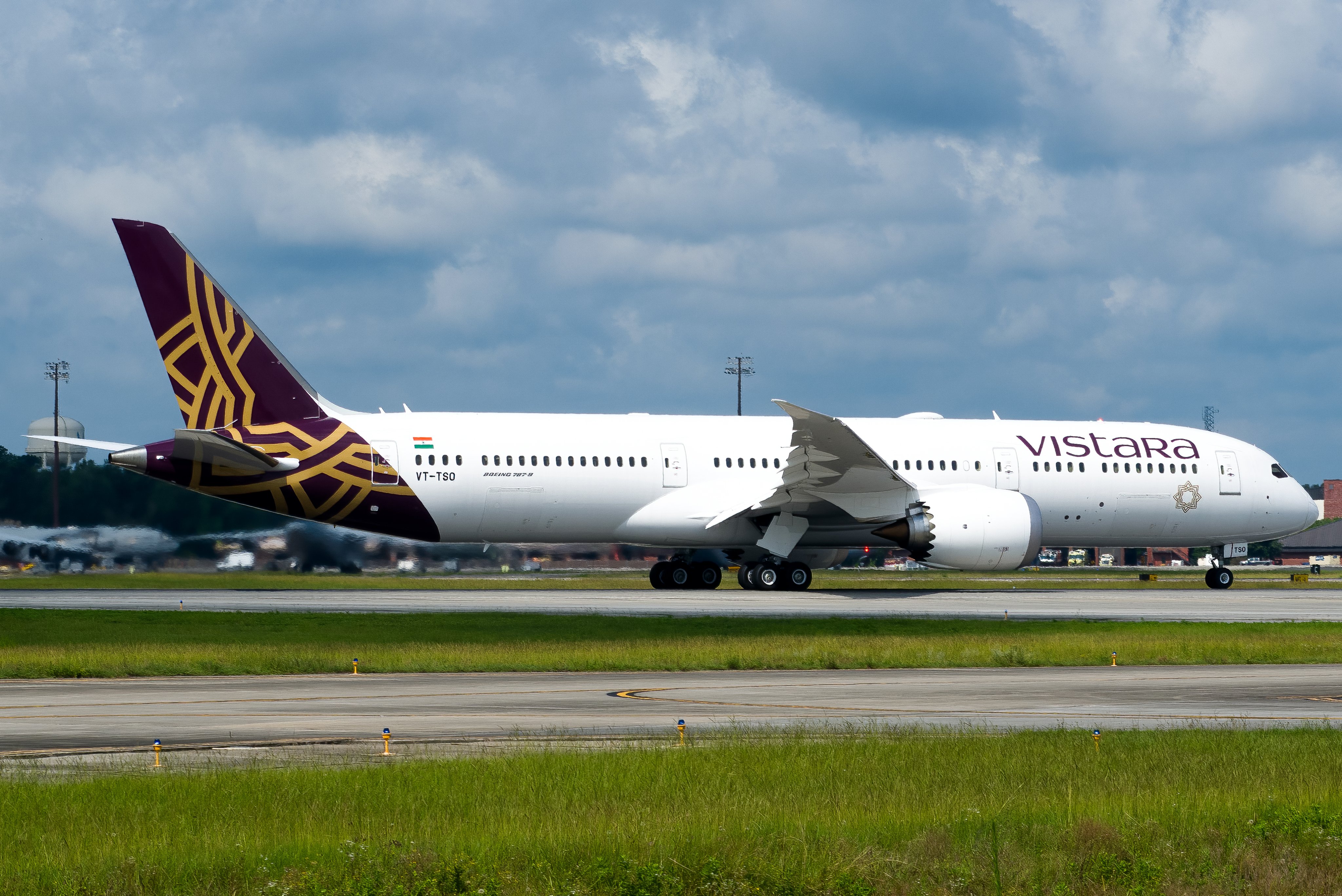 Photo by BoeingSCSpotter