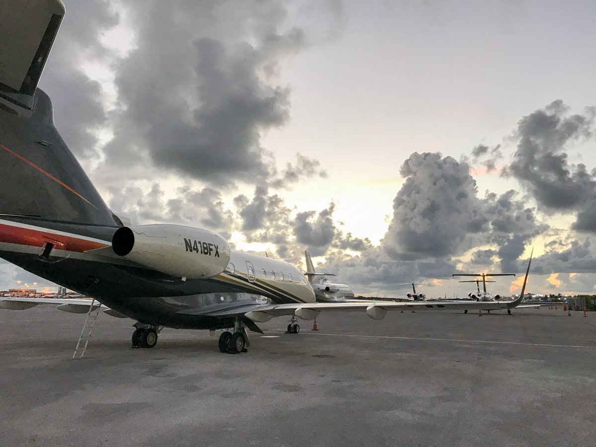 Flexjet's tweet image. Kicking off the week with a close-up of our #Flexjet #Embraer #Legacy450. Can you guess where this photo was taken?

📸 Flexjet 👨‍✈️ Devin Ferebee