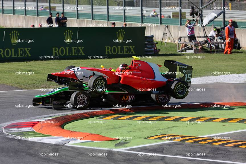 europeanwf1's tweet photo. 40/57

- É LOUCURA TOTAL, O CARRO DE DANIIL KVYAT (@Arden_F1v) APAGA COMPLETAMENTE E ELE ESTÁ FORA DA CORRIDA NA P2!!!!

- Com tudo isso e mais pits, Abt (@ArtGPF1Verse) lidera com uma folga, Verstappen (@LionPoint_F1) é o P2 e Rosenqvist (@CarlinF1SM) o P3! https://t.co/X2fqlsDbql