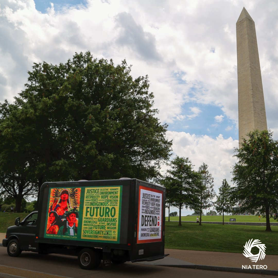 NiaTero's tweet photo. See the THRIVING PEOPLES. THRIVING PLACES. art installations in Seattle, NYC, Washington D.C., London, &amp; São Paulo! Or, download it from anywhere: https://t.co/v01EPWQaZY ✨ 

#ThrivingPeoplesThrivingPlaces #IndigenousPeoplesDay @amplifierart @tracieching @CindyChischilly https://t.co/rjvLx9PFNM