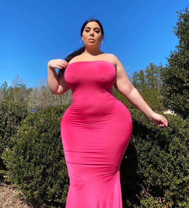 Make sure to go to the top of my page 💖😉 https://t.co/KxMrmurSry