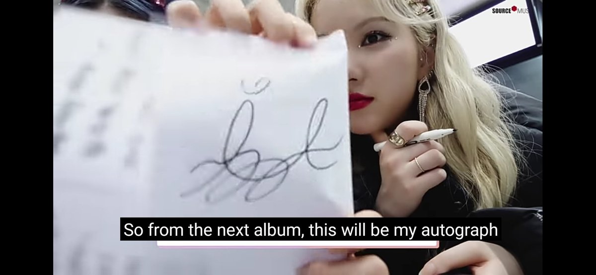 GFRIENDSparkles's tweet photo. "GFRIEND wanted to disband"

Then tell me,
Why did they talk about releasing an album in 2021? 

Why did Sowon say her favorite GFRIEND song was an unreleased one? 

Why did Umji say she would try a new signature for the new album?

Why did Sowon literally say GFRIEND isn't over? https://t.co/u3FOeoTt4E