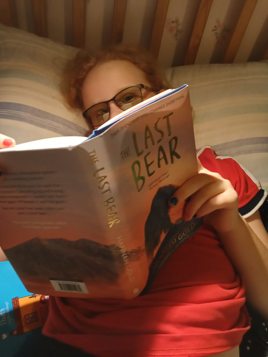 rebeccareadalot's tweet image. Little Miss 9 is getting into The Last Bear by @HGold_author! As she has #visualstress and finds text moves around on the page it&apos;s really important to find books with &apos;easy&apos; fonts. This one gets a big tick from her! (She also has tinted glasses which help loads.)