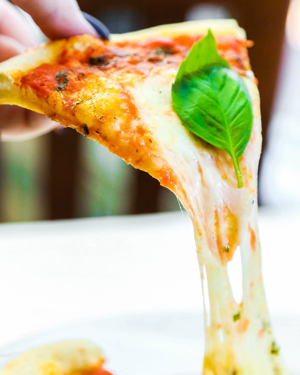 There is nothing better than a good cheese pull 🍕

Margherita Pizza | Tomato, basil pesto Genovese &amp; fresh Mozzarella 🌱