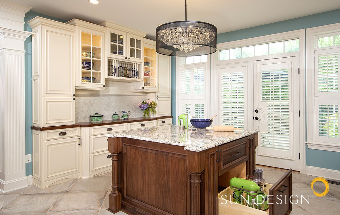 Looking for ideas to customize your kitchen to fit your lifestyle?  With preparation, dining, and baking islands, this kitchen has many customizations to add to your inspiration book!

View before and after pics of this 3 Island kitchen here: sundesigninc.com/portfolio/kitc…