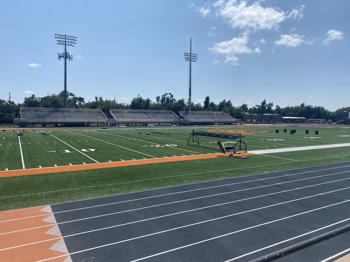 Cam_Jourdan's tweet photo. First afternoon stop is Putnam City. Practice beginning soon. Second-year coach Carter Whitson and the Pirates surprised some people last season but are looking for more growth this fall. #OKPreps https://t.co/hAXN7e46dU