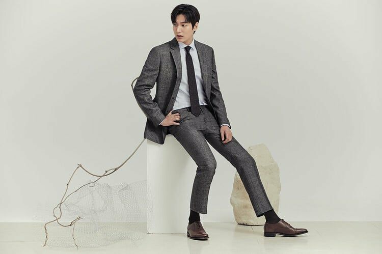 alehominlee's tweet photo. @ActorLeeMinHo para la marca ANDZ https://t.co/loJF7MiRcG