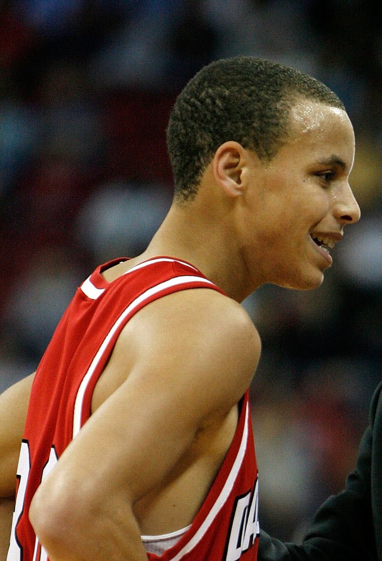 TheDunkCentral's tweet photo. A Stephen Curry documentary is in the works, per @A24 

"Titled 'Underrated,' the film will chronicle Curry’s historic rise to prominence during March Madness when he played for Davidson."  🔥🍿 https://t.co/SRiyo1nzpP