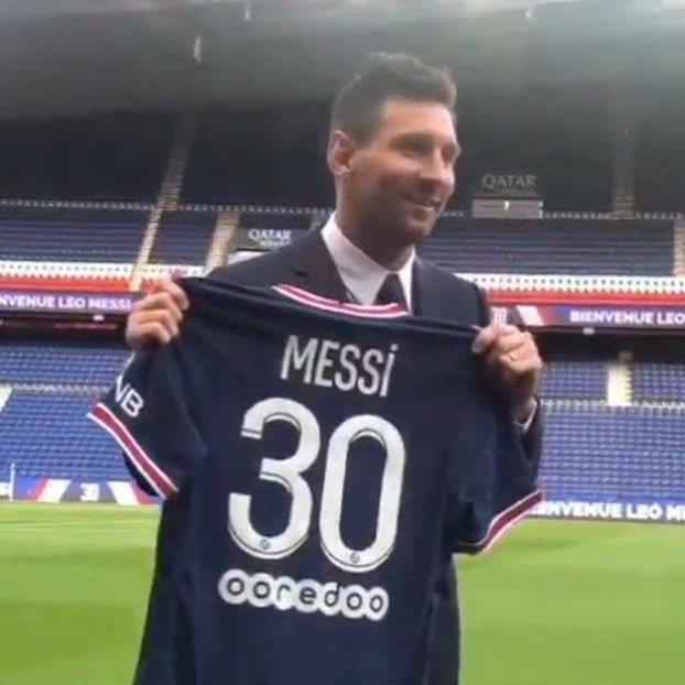 criadocurry's tweet photo. O melhor jogador de futebol do mundo
O melhor jogador de basquete do mundo

30? Só usa os G.O.A.T's https://t.co/9H77yUOn6n