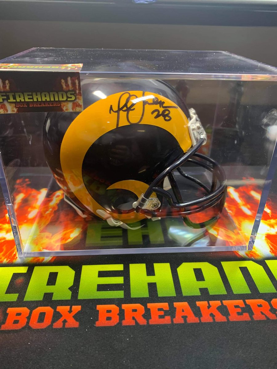 FirehandsB's tweet image. Firehands Memorabilia Box Break 

Marshall Faulk Autographed Mini Helmet 

#nfl #nflfootball #football #memorbilia #la #losangeles