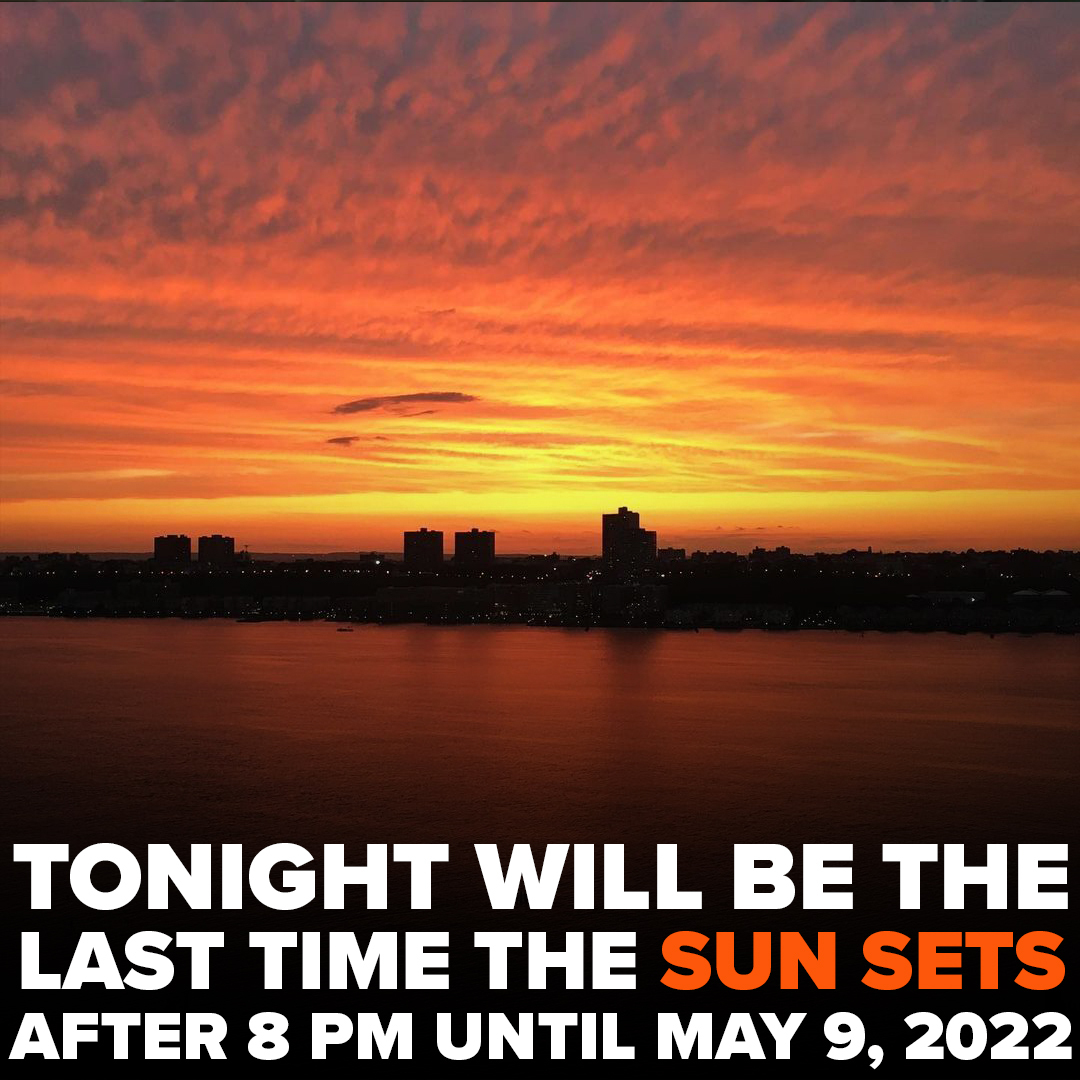 ABC7NY's tweet photo. Tonight’s sunset will be something of a milestone. Whether you’ve realized it or not, our days have been getting shorter. With earlier and earlier sunsets over the next few months, we won’t see an 8:30 pm sunset again until May of NEXT YEAR. 😢 #sunset #weather #nyc #news #abc7ny https://t.co/CrRDriYXvf