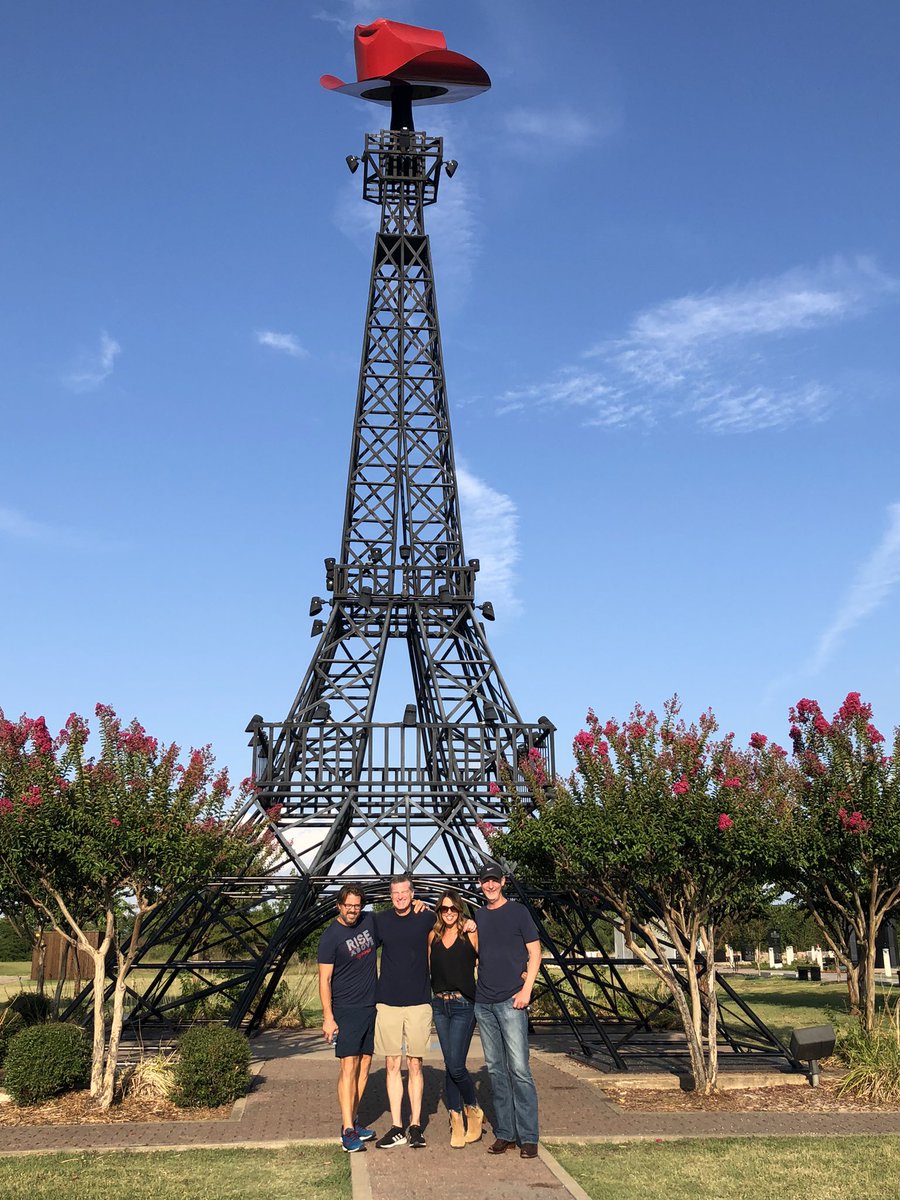 maxstalling's tweet photo. Get an βeye fullβ of this! Had a grand olβ time in Paris, TX Saturday with Jason, Jeff and Heather. #privateparty #paristx #band #bandfun @shinerbeer https://t.co/PfDE0Ft1xI