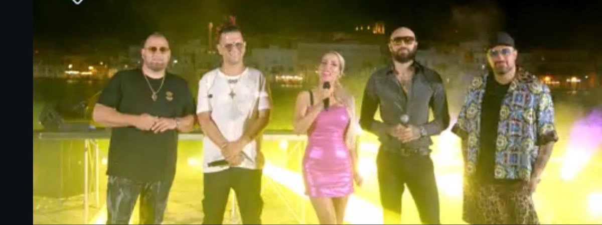 radionorba's tweet photo. @BOOMDABASH e @BABYKMUSIC 🤩🤩🤩 protagonisti dell'esibizione on the road del Radio Norba Cornetto Battiti Live questa sera da Brindisi #batttilive https://t.co/TvjSTb6Kp9