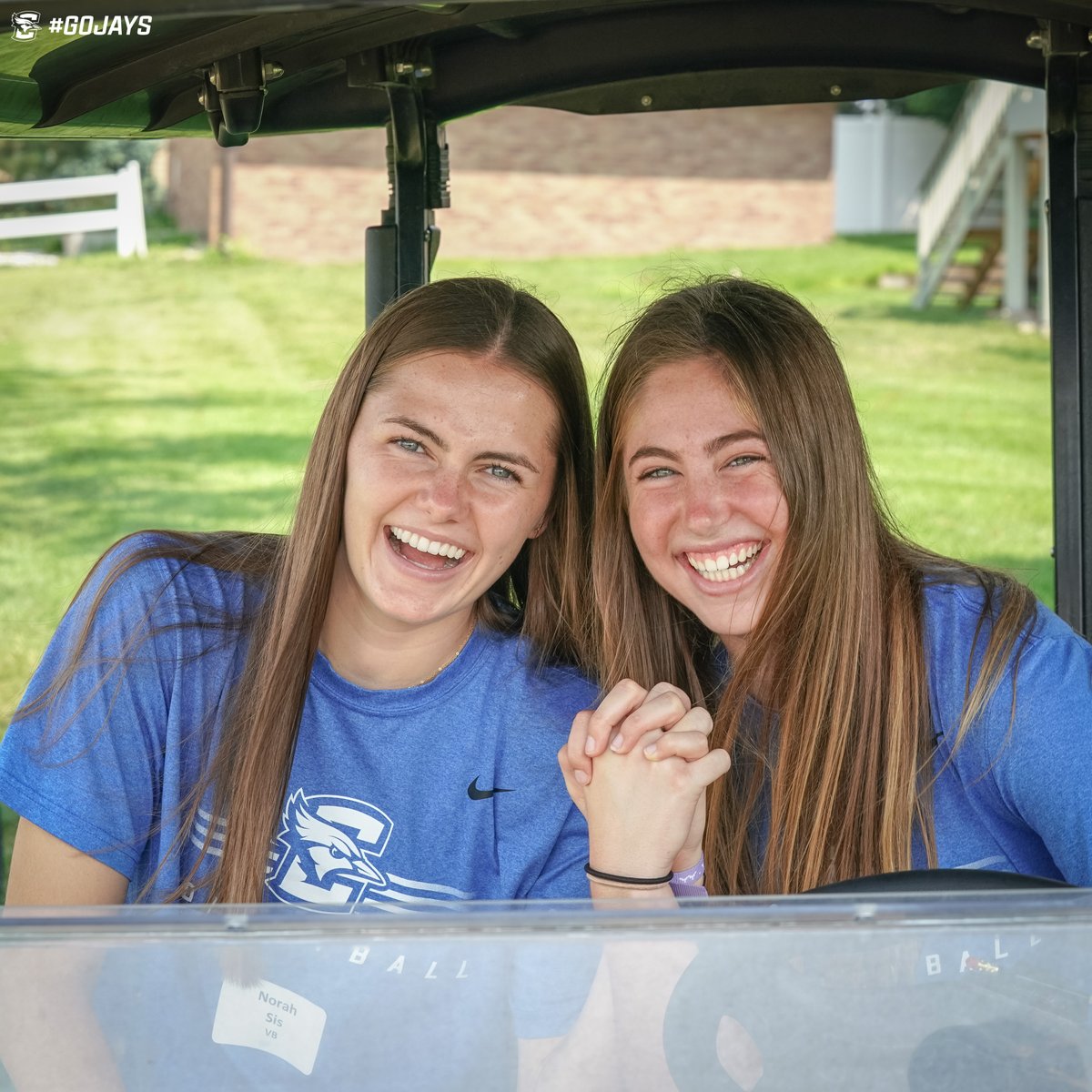 CreightonVB's tweet photo. 🔷𝗦𝘂𝗻𝘀𝗵𝗶𝗻𝗲, 𝗦𝗺𝗶𝗹𝗲𝘀 𝗮𝗻𝗱 𝗮 𝗖𝗵𝗮𝗻𝗴𝗲 𝗼𝗳 𝗦𝗰𝗲𝗻𝗲𝗿𝘆🔷

Frames from today's Volleyball and Women's Basketball Golf Outing!

#GoJays https://t.co/X4IQ0pD6G8