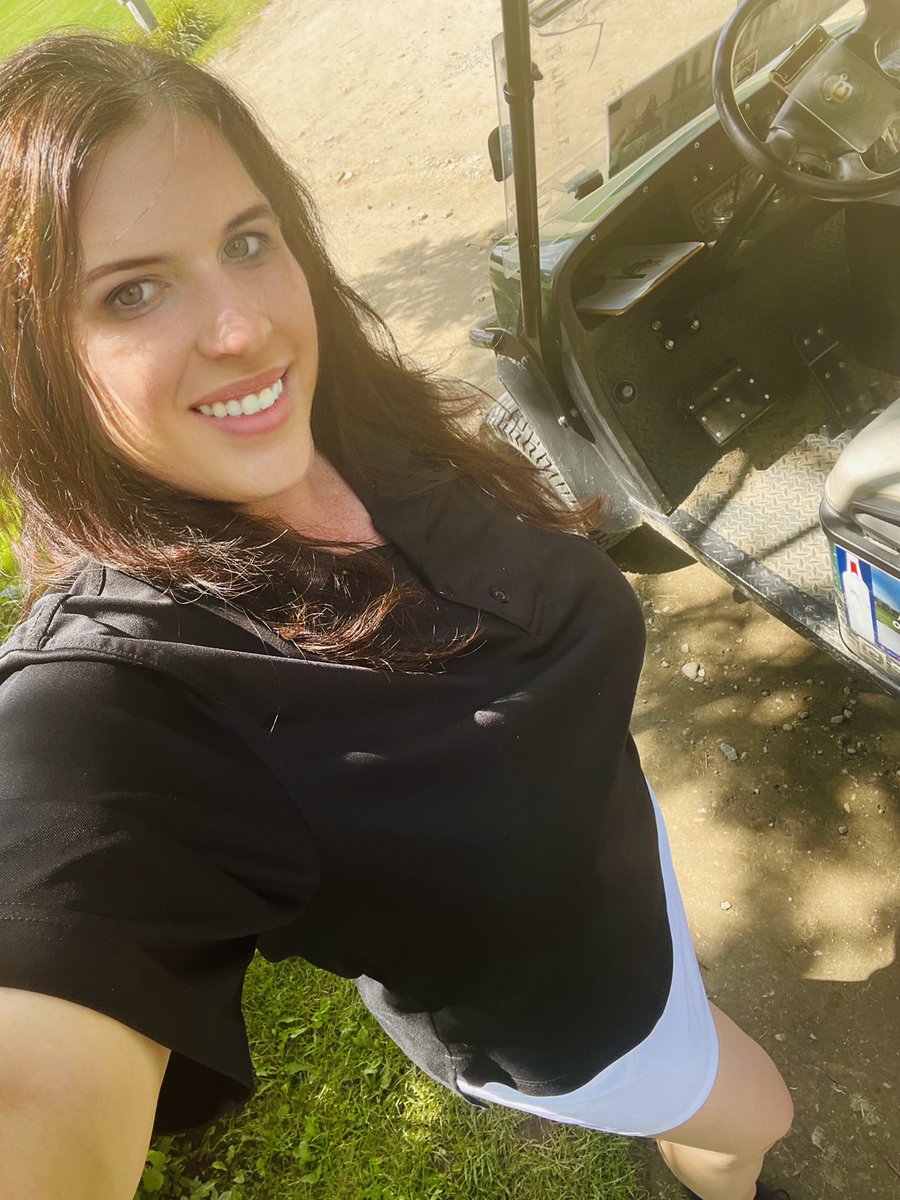 Granitestaterx's tweet photo. Today’s ride 😁 #golfcart #beercart #beergirl #brunette #pantyhose #golfskirt #busty #curvy #selfie #legs https://t.co/ZfJdFE9O8M