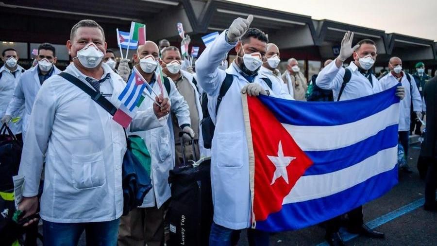 YadmaraR's tweet photo. La Brigada #HenryReeve fortaleza en el combate contra la #COVID19.
Premio Nobel para la Brigada Henry Reeve!
#CubaCoopera #CubaPorLaVida #ACubaPonleCorazón @cubacooperaven
@Cubacooperabol2 
@AdanVillavicen5 https://t.co/vgjiEXiLS9