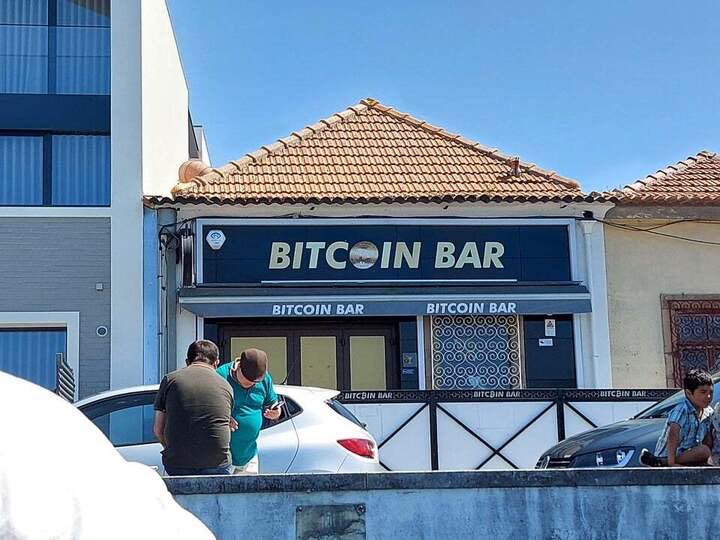 BitcoinMagazine's tweet photo. Welcome, to the #Bitcoin bar in Portugal 🇵🇹 https://t.co/rU6IVyAg6n