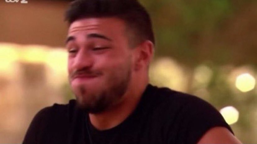 xx_alyssia's tweet photo. Teddy’s has no filter😂😂😂 “who’s ass was clapping last night” 😂😂😂😂😂 #loveIsland https://t.co/lvyWxtnByx