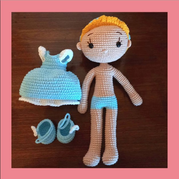 idocrecia's tweet photo. Princesa Cenicienta de 36cm. Viene con su vestido y zapatitos. Se le puede agregar ropa para poder cambiarla. Si te interesa alguna no dudes en consultar, hago por encargo #idocrecia #princesas #muñecostejidos #princesa #amigurumi #amigurumisargentina #crochet #crochetamigurumi https://t.co/OX9wyudKUu