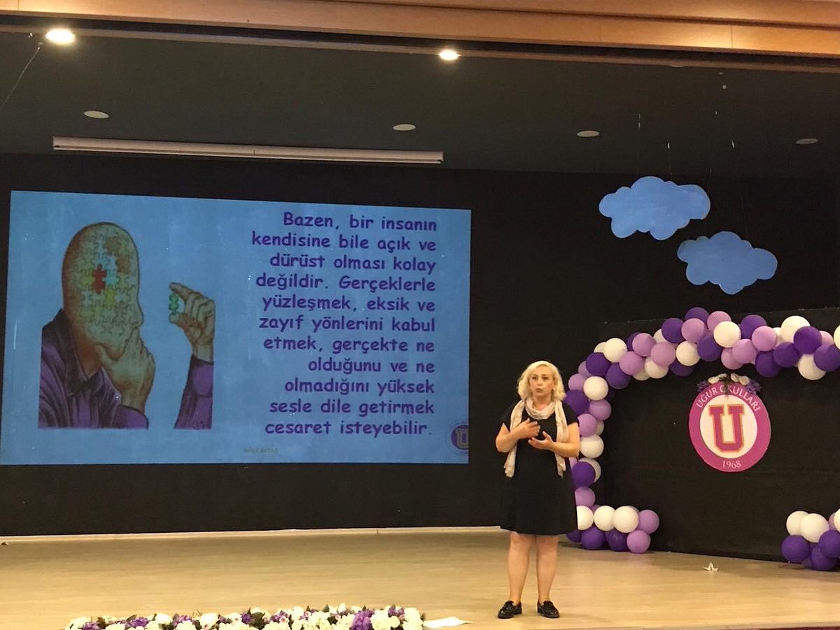 Mutlu öğretmen mutlu öğrenci düşüncesiyle öğretmenlerimiz Uzm.Klnk.Psk Mine Aktaş tarafından "Büyülü Yolculuk"adı altında motivasyon semineri verildi... 2021-22eğitim-öğretimdönemine en iyi şekildehazırlanan öğretmenler öğrencileriyle bir an önce kavuşmayı bekliyor #UğurluOlmak