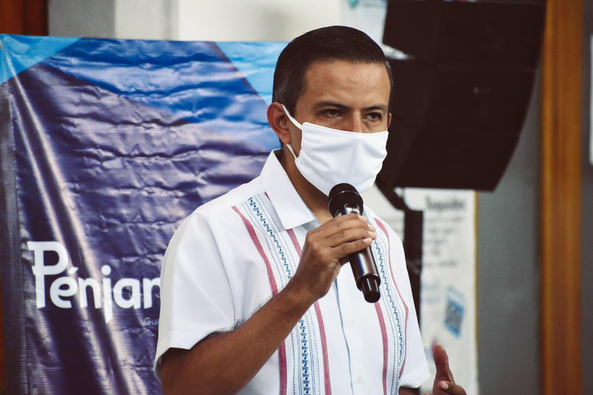 DRJuanJoseG's tweet photo. Felicito  hoy en su cumpleaños, a un gran amigo y profesional de la salud, el Doctor Benjamín Flores. 

Mi respeto, aprecio y admiración  a su gran labor al frente del Hospital General de Pénjamo.

Que el éxito y bienestar sigan en su trayectoria personal y profesional. https://t.co/EvtyKc5rxD