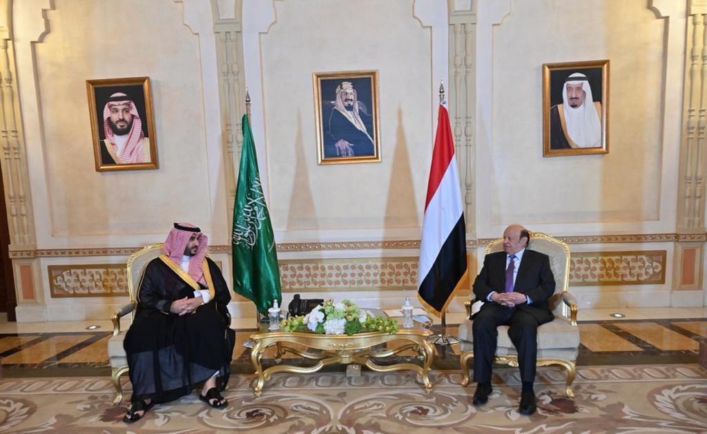 SaudiNews50's tweet photo. الأمير خالد بن سلمان يلتقي رئيس الجمهورية اليمنية وينقل تحيات خادم الحرمين الشريفين وولي العهد.

- https://t.co/vQ3IJ7OqNj