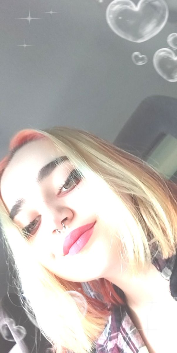 Vexoniety's tweet photo. #bakerytwtselfieday kinda late to this and face reveal ig :> https://t.co/5oPt8J08Hy