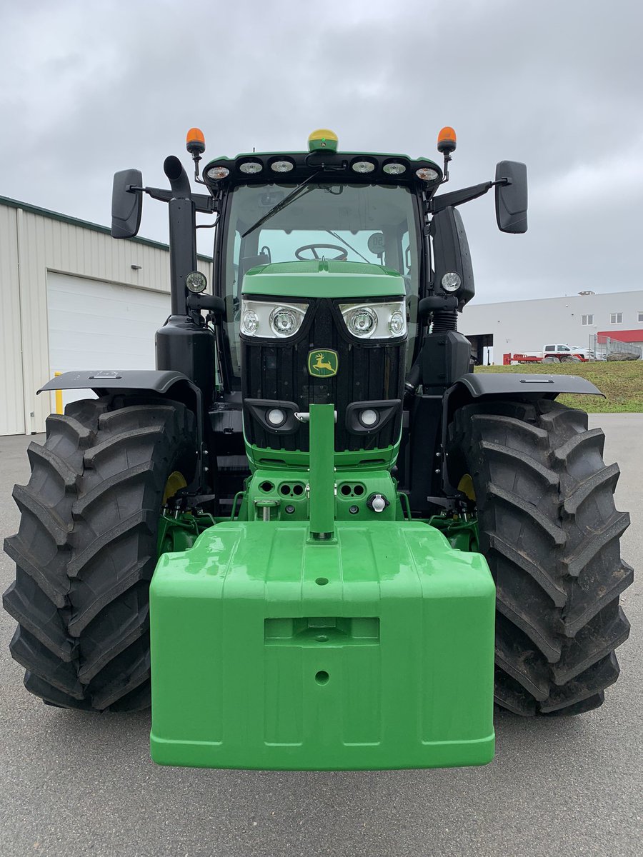 Logan_Stephens5's tweet photo. Delivered and straight to the field! #6250R #Commandpro @JohnDeere @GDEquipment https://t.co/lqUOTJZ9ES