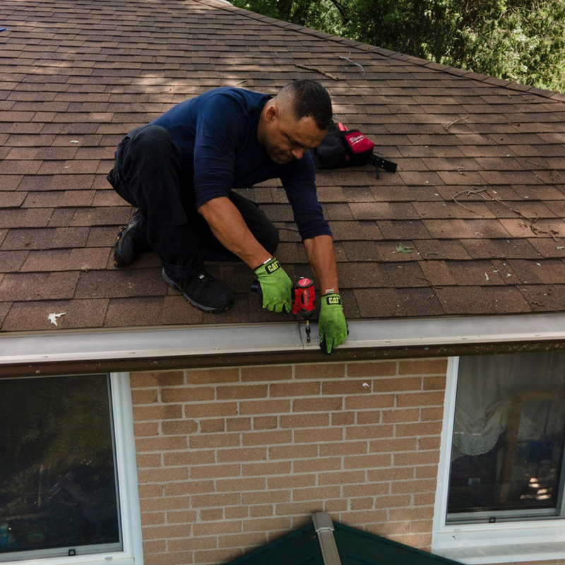 HomeBuddyCom's tweet photo. Professional roofers know what gutter guards work and which don’t.

There is one type they use on their own homes that comes with a lifetime no-clog guarantee (and is now available to the public).

Here is where you can check it out ==>https://t.co/KBFhIkNRjm