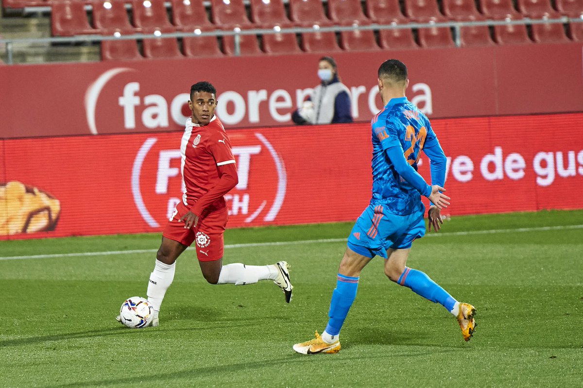 yoelbar23's tweet photo. Hoy me quiero despedir del @gironafc pero no sin antes darle las gracias por la confianza depositada en mi desde el día 1, por brindarme el apoyo profesional y a seguir ayudándome a crecer de manera profesional. https://t.co/roS4Ot4AMQ