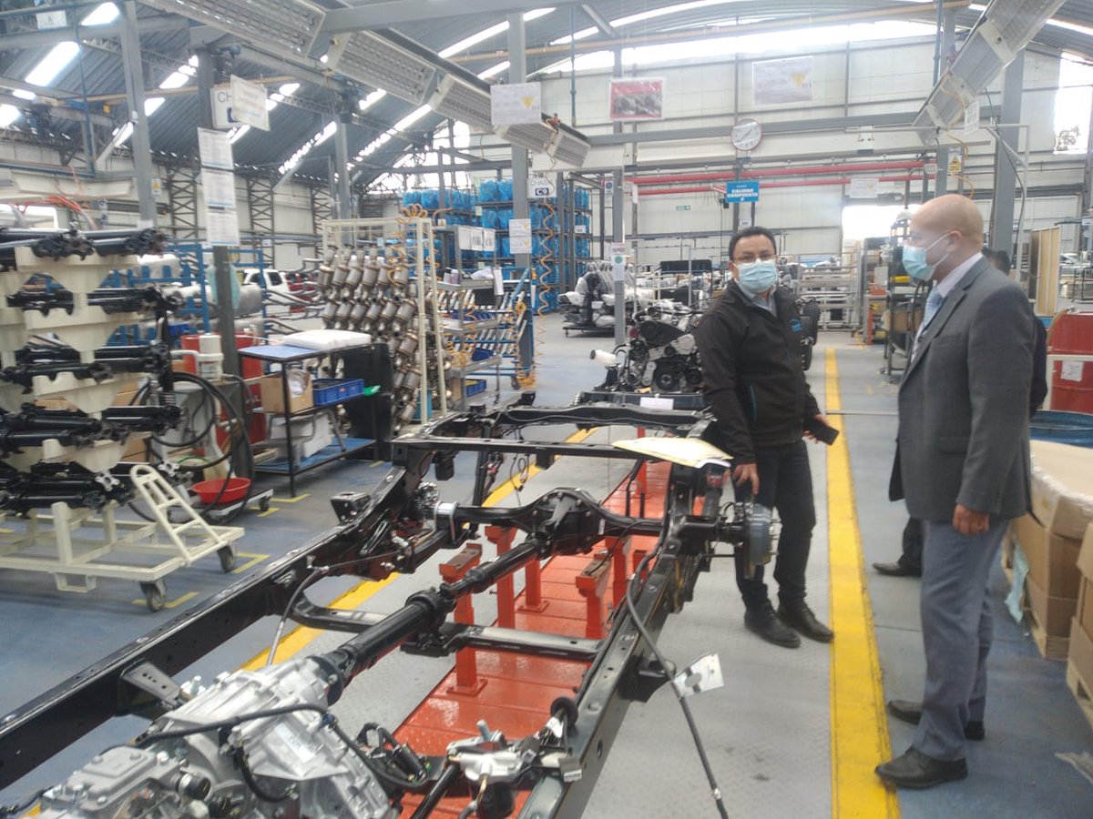 secap_ec's tweet photo. 🔹En #Ambato, el director ejecutivo del @secap_ec, @Washobarragan, junto a José Quispe, Director de zona 3, realizaron una visita a la ensambladora #CIAUTO, con el propósito de conocer las necesidades del sector industrial automotriz, para establecer una oferta de capacitación. https://t.co/5NJLUcmJFO