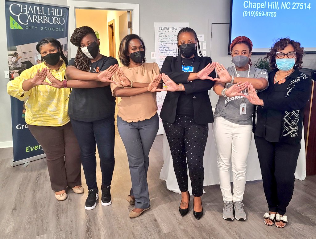 PrincipalKJones's tweet photo. Representing Sisterhood as we #LeadSimply @ErikaNewkirk @Reeves333Brandy @NyahHamlett Kadeidra Smoots @RoslynMoffitt 
🐘🔺️❤🔺️🐘 #DeltaSigmaTheta @CHCCS #WeLead #Sisterhood #Scholarship #Service https://t.co/w8P3Ztiaoz