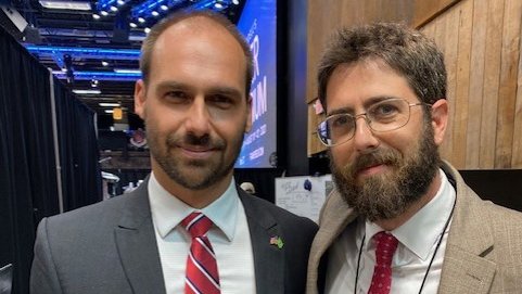 ALEXNEWMAN_JOU's tweet photo. President @jairbolsonaro's son, Congressman Eduardo @BolsonaroSP, just got off the stage at Mike Lindell's cyber symposium. It was a wonderful speech. What an honor to defend freedom and truth alongside wonderful American and Brazilian patriots. https://t.co/wNLtTZ1WpP