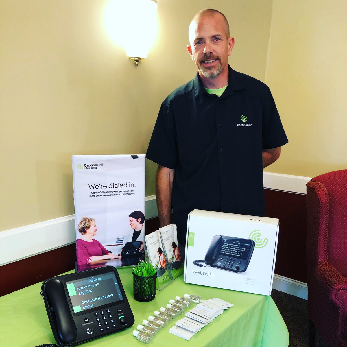 HearthstoneVil's tweet photo. Thank you John with @captioncall for showing our residents your free phone for the hearing impaired. The features will help many stay better connected with others. #HSV #captioncall #phones https://t.co/fYW9o7c4Na