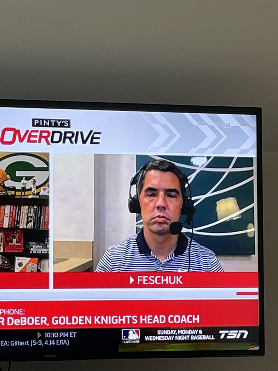 LTwitty2's tweet photo. @dfeschuk are you recording @OverDrive1050 while you’re on the toilet? @HayesTSN https://t.co/sICAIUcM4a