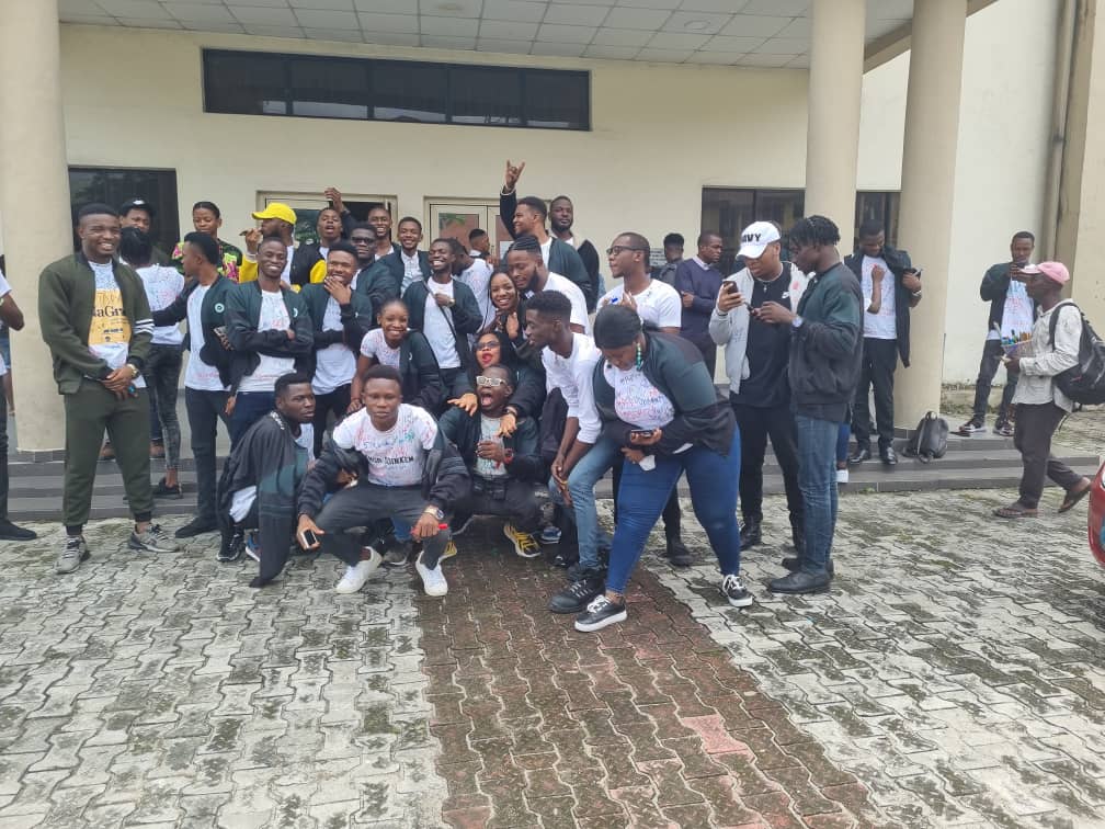 iamOdinkem's tweet photo. Papa and Mama look at how I made itπππππ
You people are Big Names.
Brothers and sisters, una be big names.
Friends and well-wishers, una be big names.
All my mentors and guardians, una be big names.
I love you all.
#ChemicalEngineers
#Class2020
#2020set
#KeepItOn https://t.co/4vxZ49iXiO
