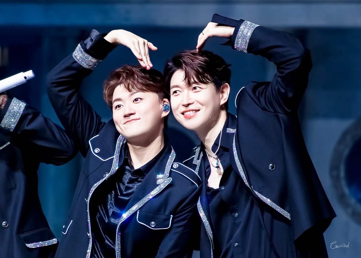 gurumi_photos's tweet photo. 2021.07.17. The Forestella 성남콘서트 토요일
#포레스텔라 #Forestella 
#고우림 #강형호 #조민규 #배두훈

✌️✌️❤️💖 https://t.co/tThSUb7GGl