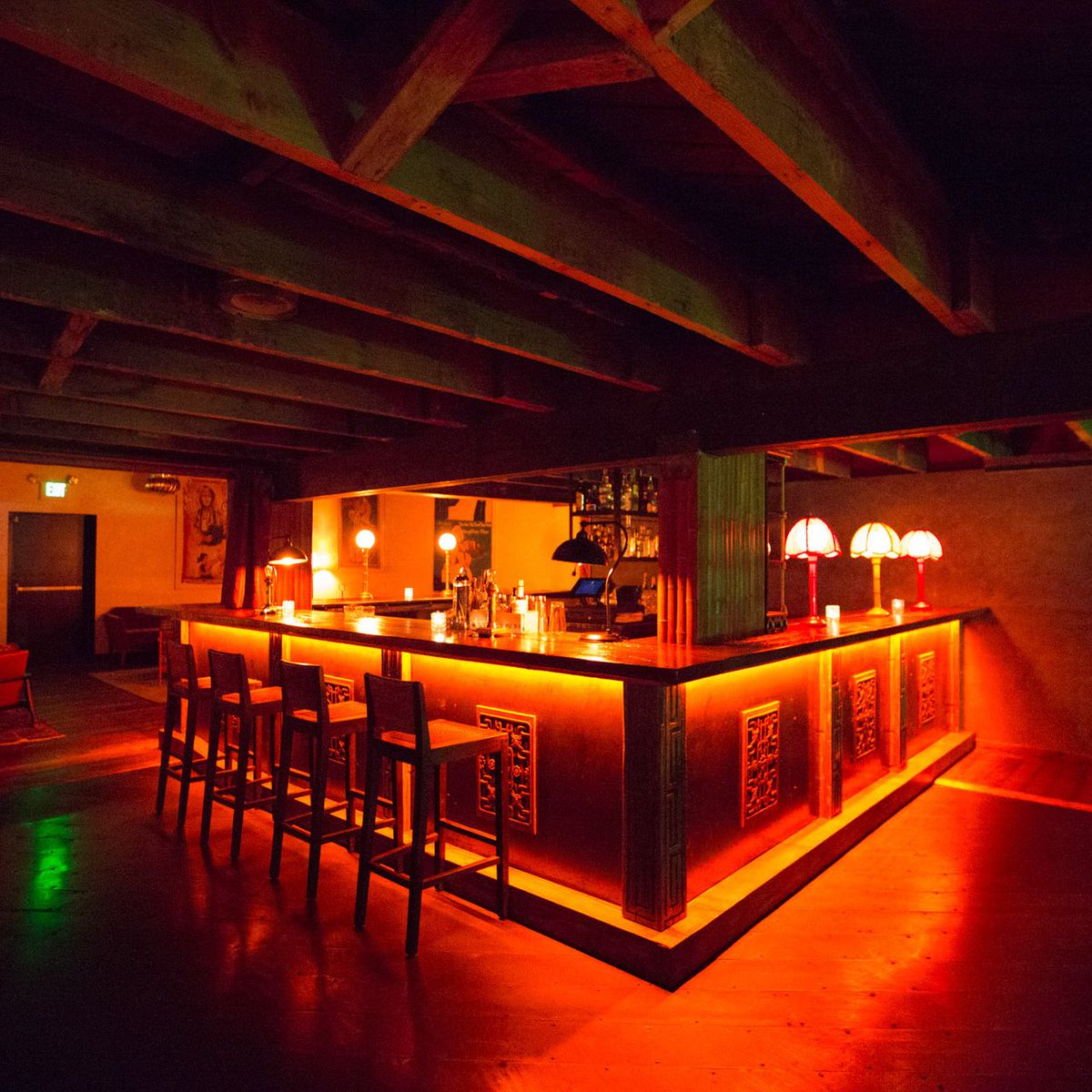 Come through tomorrow night for some live DJ’s from the Livingroom Sesh crew ft. <a href="/droc2pus/">droc2pus</a> &amp; friends. Good drinks &amp; killer vibes — see you tomorrow :).