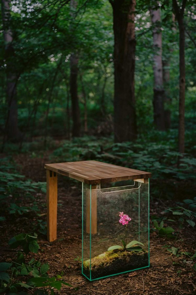 Who says nature and furniture can’t coexist seamlessly? 🌸

Senior Entrepreneurial Studies major, @icyviker certainly thinks they can with this brilliant modern desk design.

#makemcad