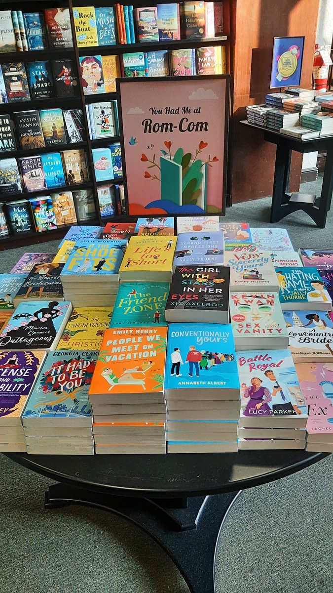 AllisonPCarroll's tweet photo. Front of store display for romance--love to see it😍 https://t.co/jhldG27hg0