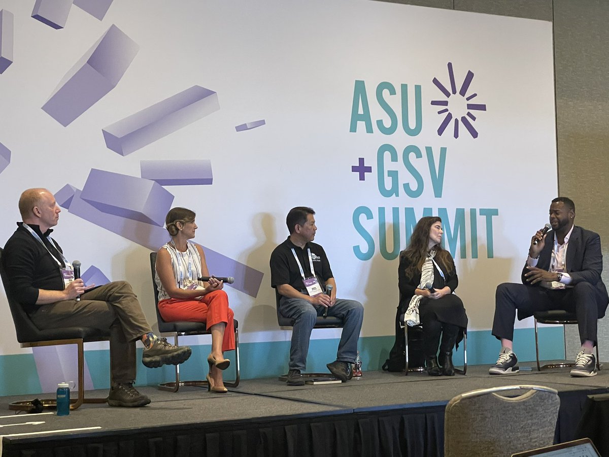 katiemartinedu's tweet photo. Too many people still confuse personalization with differentiating with technology. We need to make sure it is focused on the person, instead. Who they are, what they need, and where they are going. @davidmiyashiro #asugsvsummit #evolvingeducation https://t.co/dxJ85SakYq