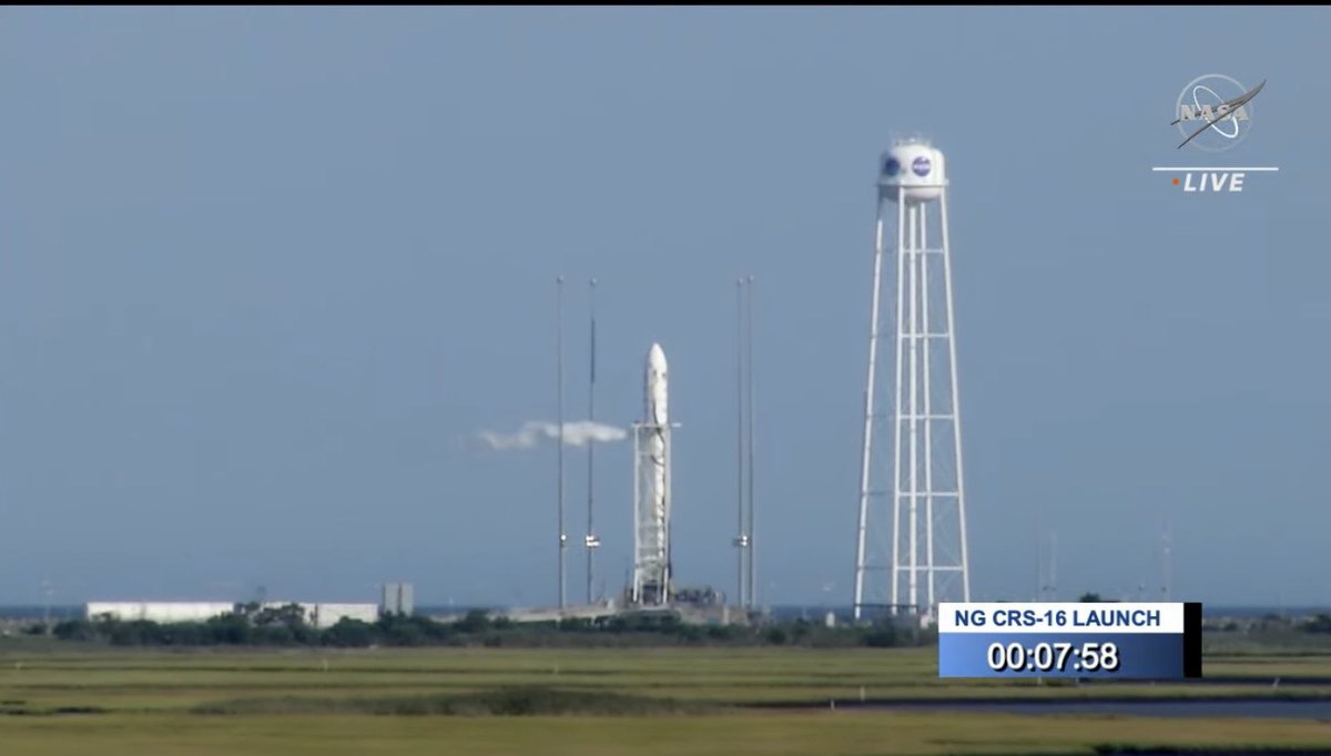 StationArchive_'s tweet photo. T-7 minutes til launch 🚀 https://t.co/5ngU2AygIV