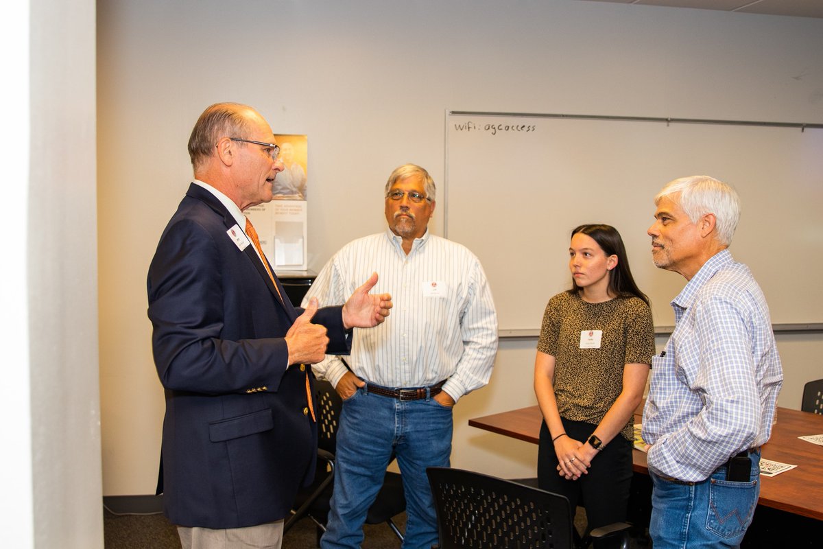 AGCHouston's tweet photo. On Friday, August 6, 2021, our annual scholarship awards program was held and 21 college-bound and university students were awarded scholarships. For more information, visit: https://t.co/qR54TC7e4B https://t.co/VEkFgziC5h