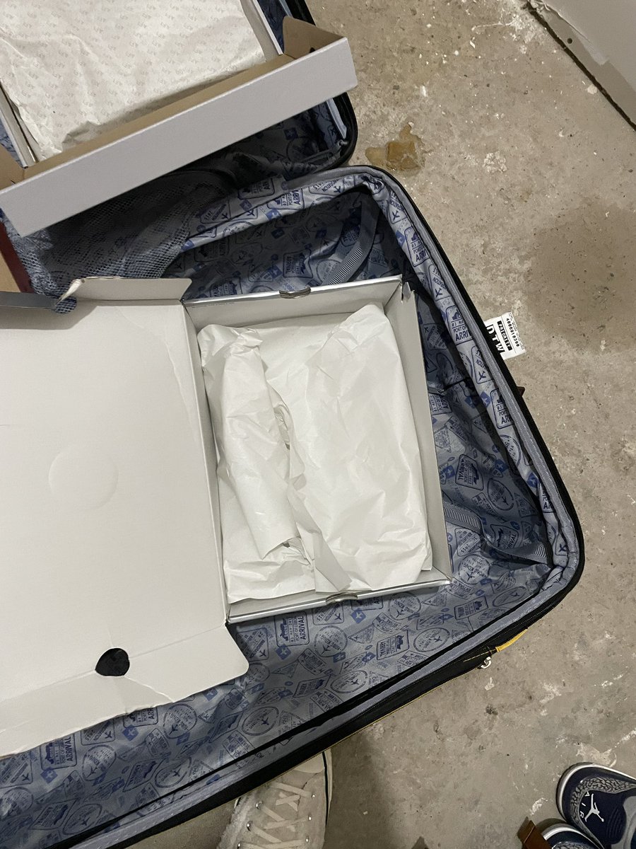 Tony_V20's tweet photo. @Delta your employees literally opened my bags and stole my shoe inventory that I just purchased for my store. This is what they left in my suitcase and took everything else. I want my hard earned money back!!! https://t.co/upMEbdjHV6