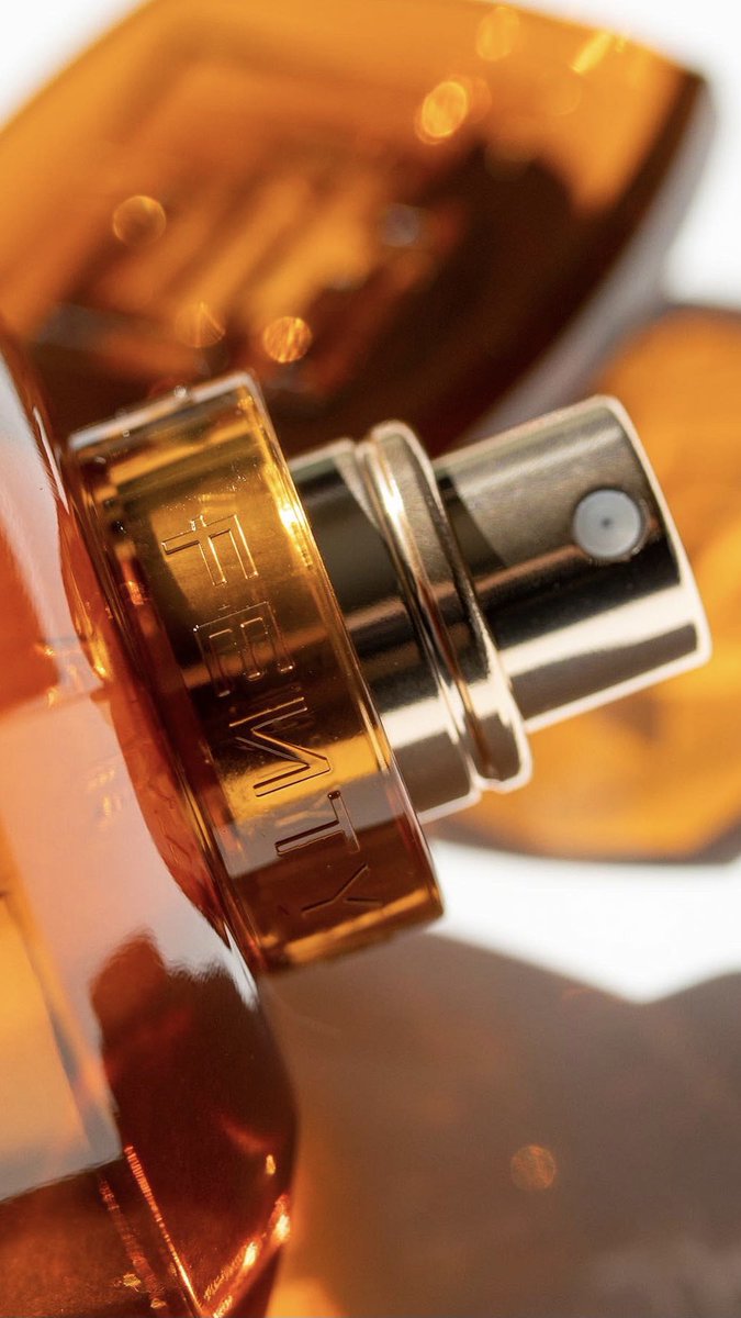 MoodsAndViews's tweet photo. Do you need @fentybeauty Eau De Parfum? The short answer is- YES. #FENTYPARFUM #fentybeauty https://t.co/XBVduYhUdB